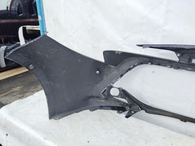 bontott TOYOTA COROLLA Első Lökhárító (Üresen)