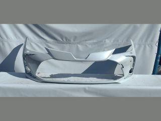 bontott TOYOTA COROLLA Első Lökhárító (Üresen)