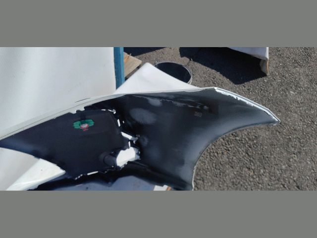 bontott TOYOTA COROLLA Első Lökhárító (Üresen)