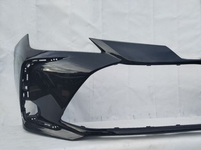 bontott TOYOTA COROLLA Első Lökhárító (Üresen)