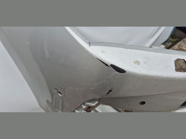 bontott TOYOTA COROLLA Első Lökhárító (Üresen)