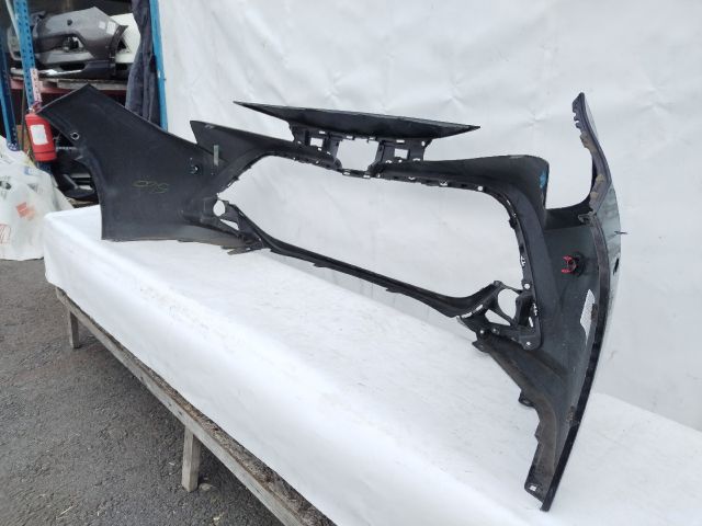 bontott TOYOTA COROLLA Első Lökhárító (Üresen)