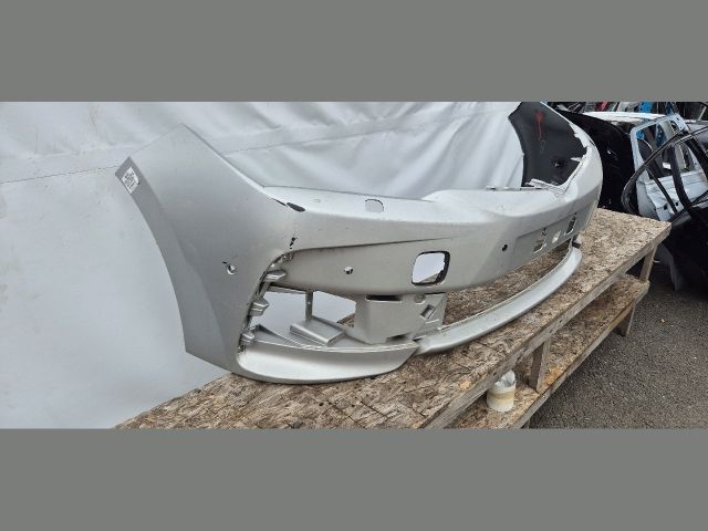 bontott TOYOTA COROLLA Első Lökhárító (Üresen)