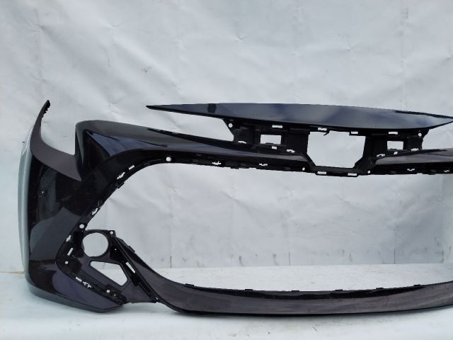 bontott TOYOTA COROLLA Első Lökhárító (Üresen)