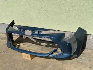 bontott TOYOTA COROLLA Első Lökhárító (Üresen)