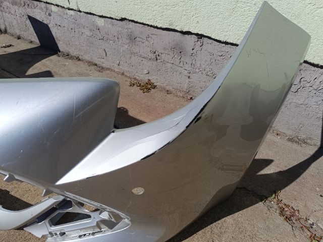 bontott TOYOTA COROLLA Első Lökhárító (Üresen)