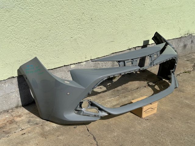 bontott TOYOTA COROLLA Első Lökhárító (Üresen)