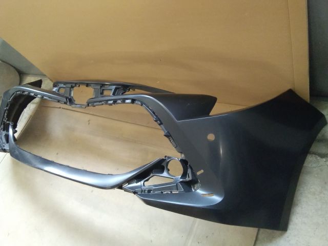 bontott TOYOTA COROLLA Első Lökhárító (Üresen)