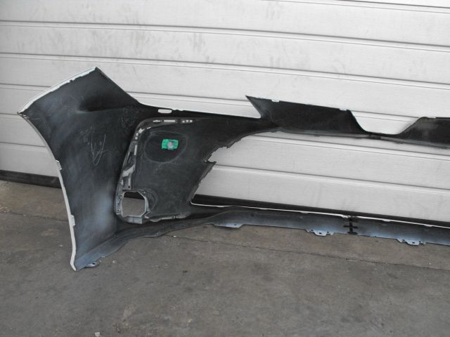 bontott TOYOTA COROLLA Első Lökhárító (Üresen)