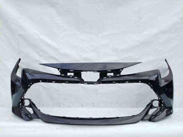 bontott TOYOTA COROLLA Első Lökhárító (Üresen)