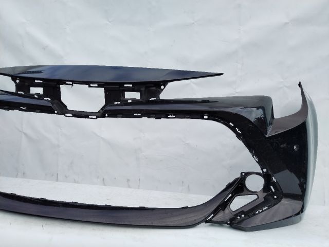 bontott TOYOTA COROLLA Első Lökhárító (Üresen)