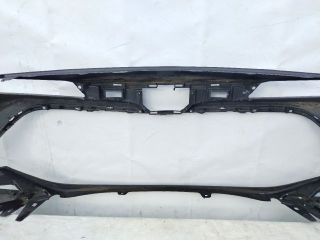 bontott TOYOTA COROLLA Első Lökhárító (Üresen)