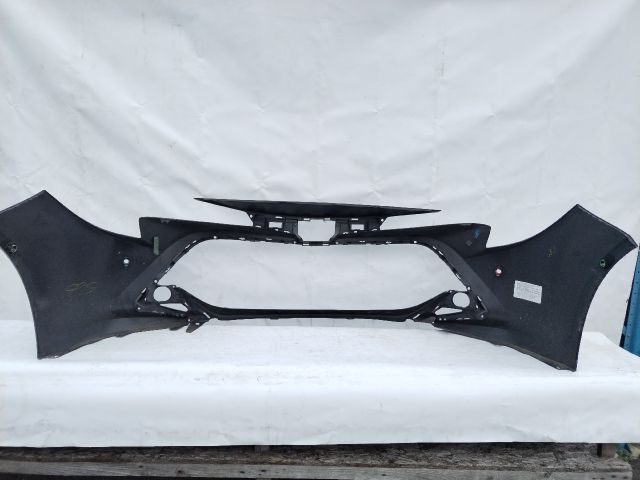 bontott TOYOTA COROLLA Első Lökhárító (Üresen)