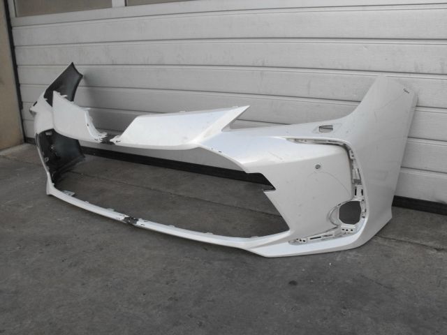 bontott TOYOTA COROLLA Első Lökhárító (Üresen)
