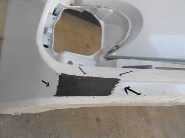 bontott TOYOTA COROLLA Első Lökhárító (Üresen)