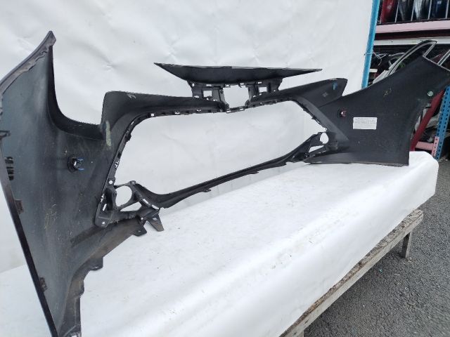 bontott TOYOTA COROLLA Első Lökhárító (Üresen)