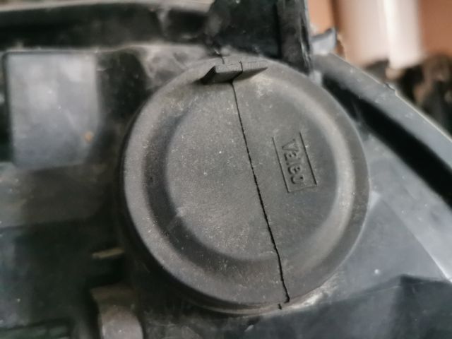 bontott TOYOTA COROLLA Fényszóró Lámpabúra Fedél