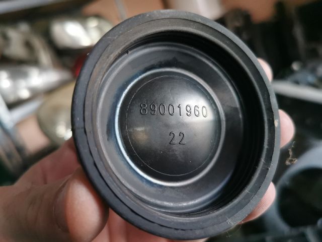 bontott TOYOTA COROLLA Fényszóró Lámpabúra Fedél