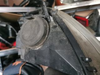 bontott TOYOTA COROLLA Fényszóró Lámpabúra Fedél