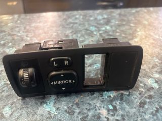 bontott TOYOTA COROLLA Fényszórómagasság Állító Kapcsoló