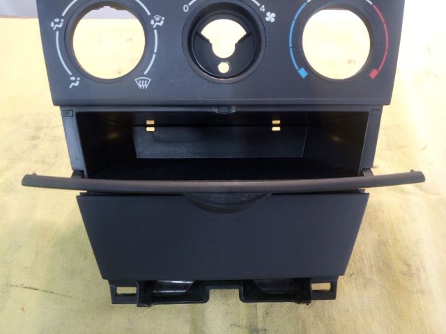 bontott TOYOTA COROLLA Fűtéskapcsoló Keret