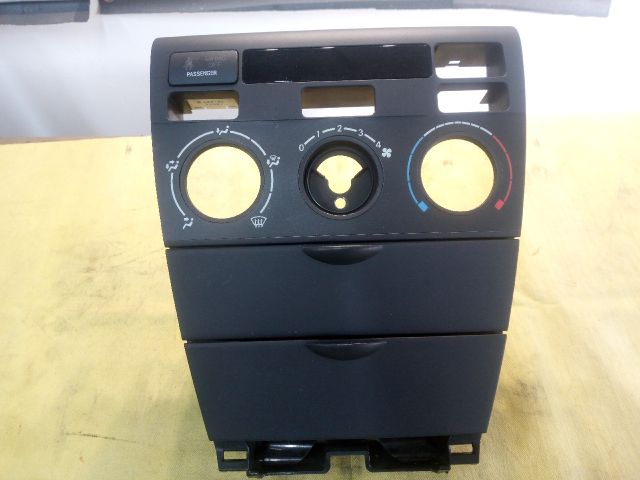 bontott TOYOTA COROLLA Fűtéskapcsoló Keret