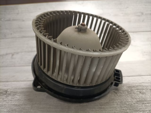 bontott TOYOTA COROLLA Fűtőmotor (Nem klímás)