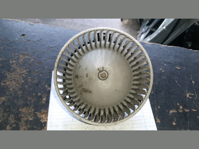 bontott TOYOTA COROLLA Fűtőmotor (Nem klímás)