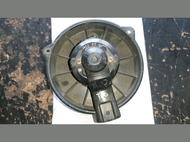 bontott TOYOTA COROLLA Fűtőmotor (Nem klímás)