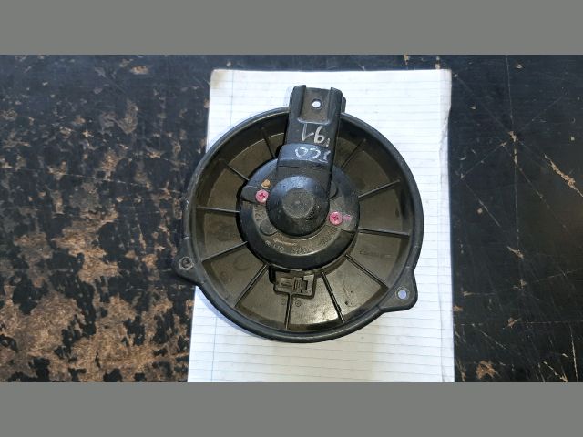 bontott TOYOTA COROLLA Fűtőmotor (Nem klímás)