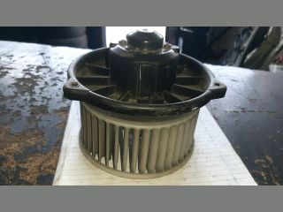 bontott TOYOTA COROLLA Fűtőmotor (Nem klímás)