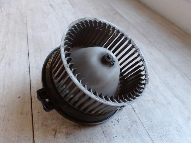 bontott TOYOTA COROLLA Fűtőmotor (Nem klímás)