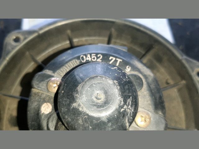 bontott TOYOTA COROLLA Fűtőmotor (Nem klímás)