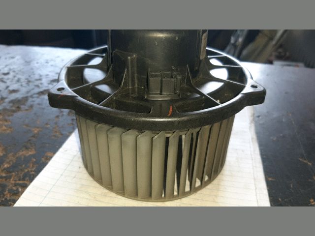 bontott TOYOTA COROLLA Fűtőmotor (Nem klímás)