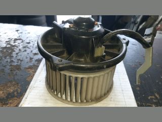 bontott TOYOTA COROLLA Fűtőmotor (Nem klímás)