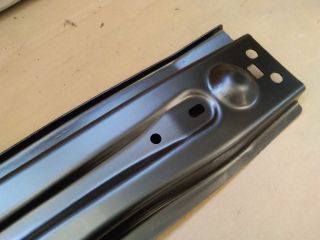 bontott TOYOTA COROLLA Hátsó Lökhárító Merevítő (Fém)