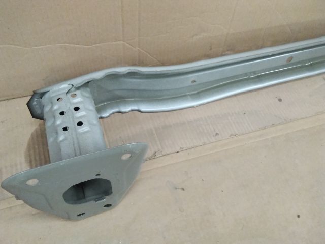 bontott TOYOTA COROLLA Hátsó Lökhárító Merevítő (Fém)