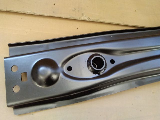 bontott TOYOTA COROLLA Hátsó Lökhárító Merevítő (Fém)