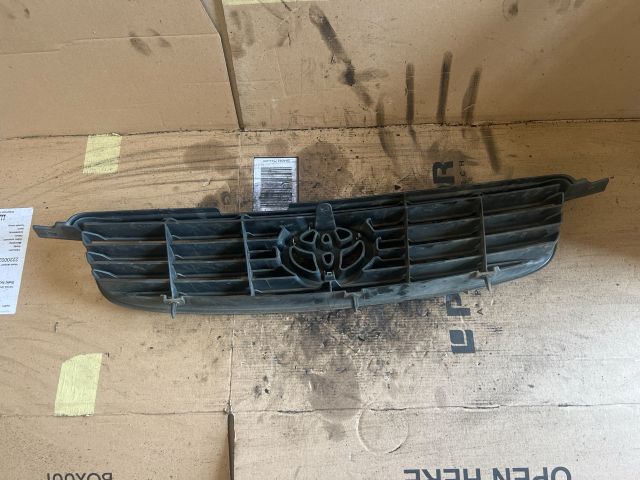 bontott TOYOTA COROLLA Hűtőrács