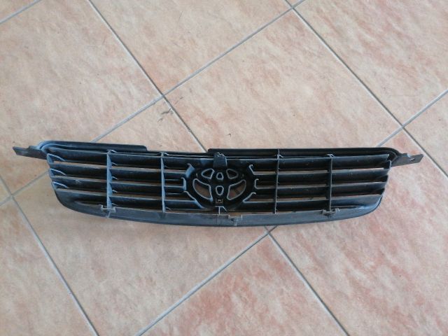 bontott TOYOTA COROLLA Hűtőrács