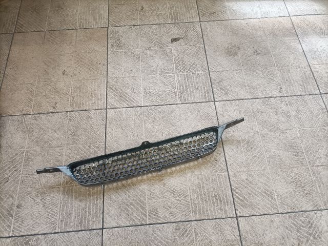 bontott TOYOTA COROLLA Hűtőrács