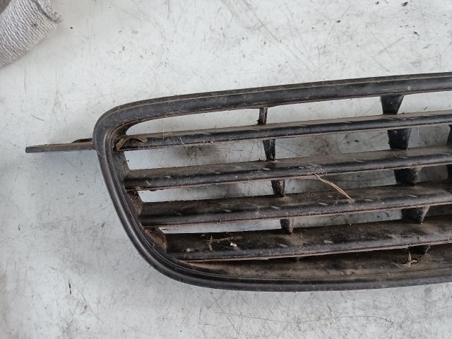 bontott TOYOTA COROLLA Hűtőrács