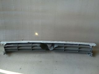 bontott TOYOTA COROLLA Hűtőrács