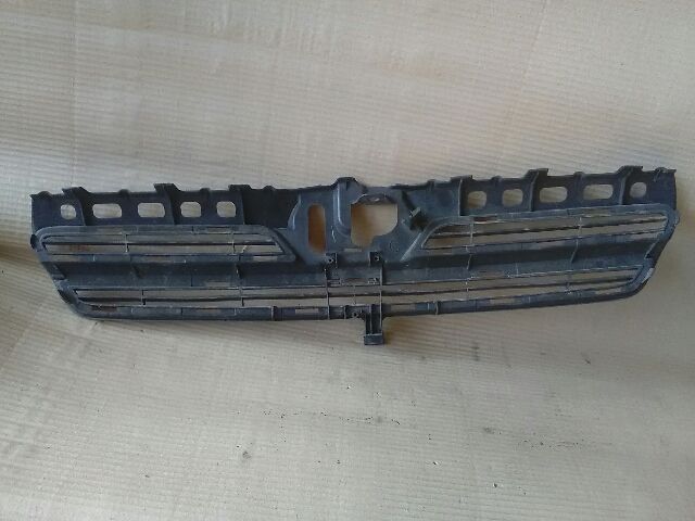 bontott TOYOTA COROLLA Hűtőrács