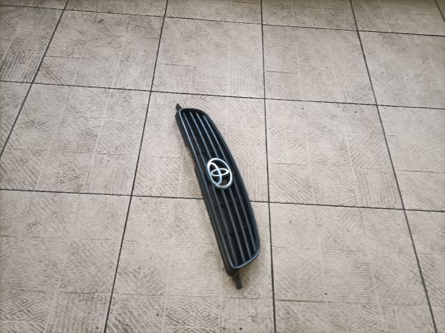 bontott TOYOTA COROLLA Hűtőrács