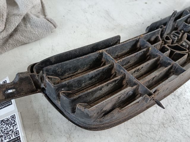 bontott TOYOTA COROLLA Hűtőrács