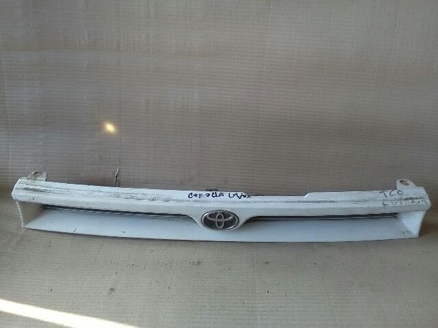 bontott TOYOTA COROLLA Hűtőrács