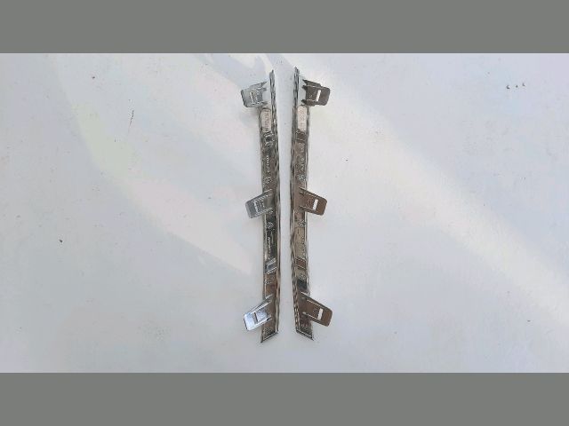 bontott TOYOTA COROLLA Hűtőrács