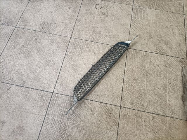 bontott TOYOTA COROLLA Hűtőrács