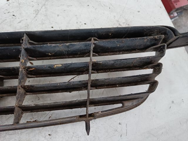 bontott TOYOTA COROLLA Hűtőrács